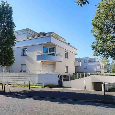 Large In Center Lägenhet