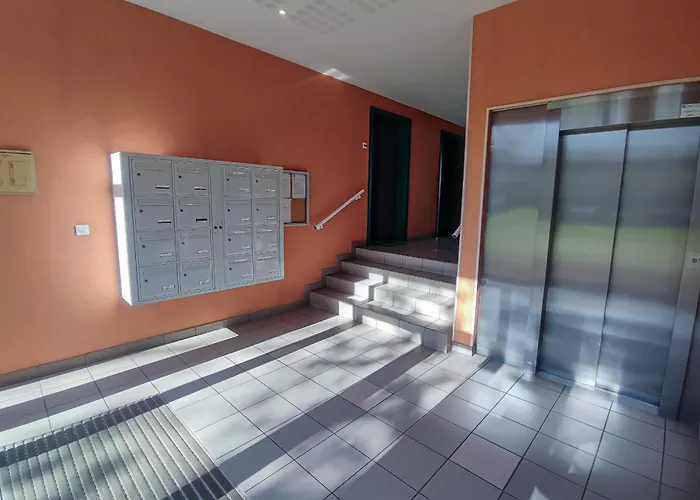 Lägenhet Large In Center