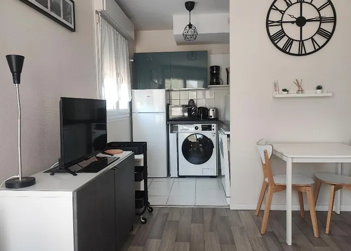 Large In Center דירה קאין