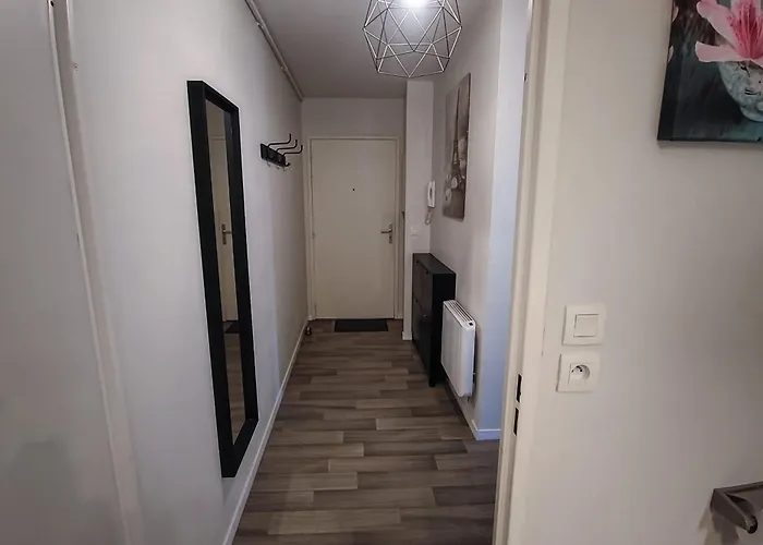 דירה Large In Center